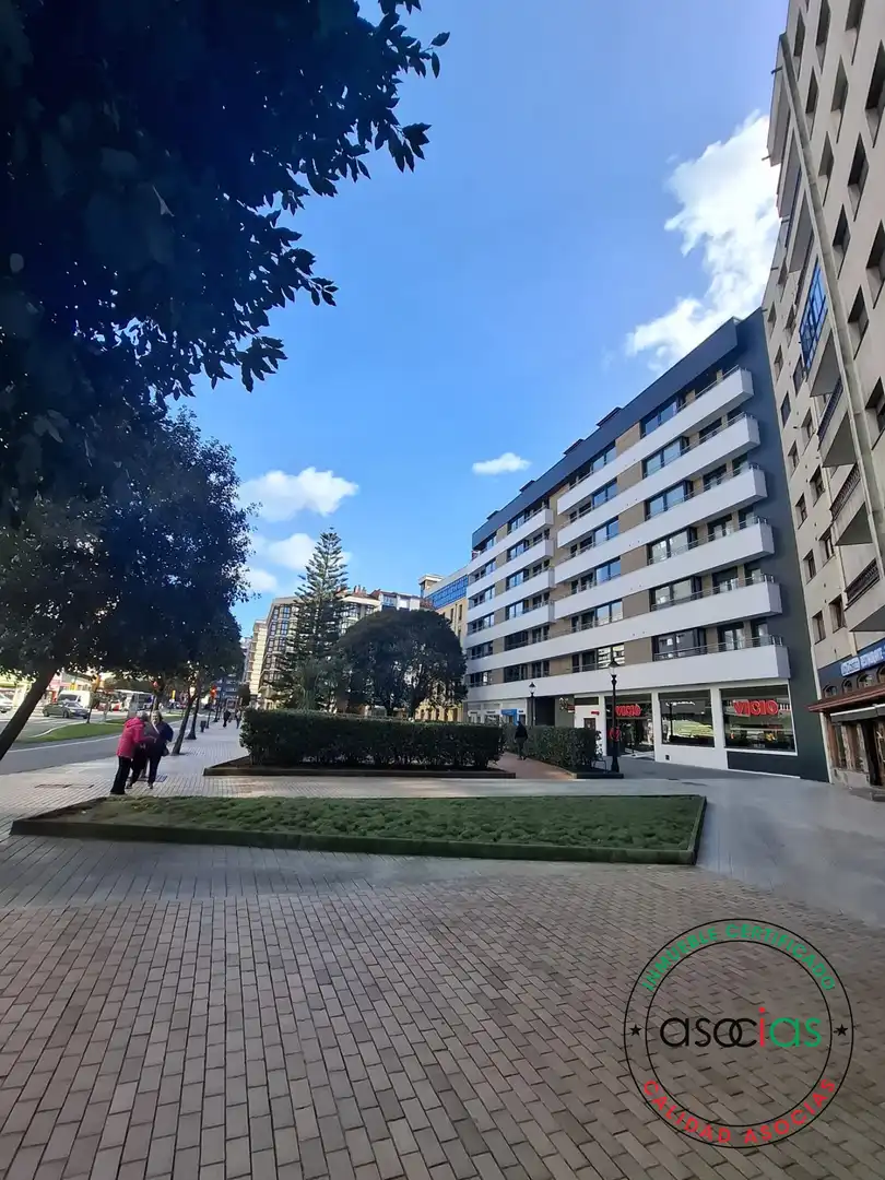 Vista exterior de Piso en venta en Gijón  con Calefacción
