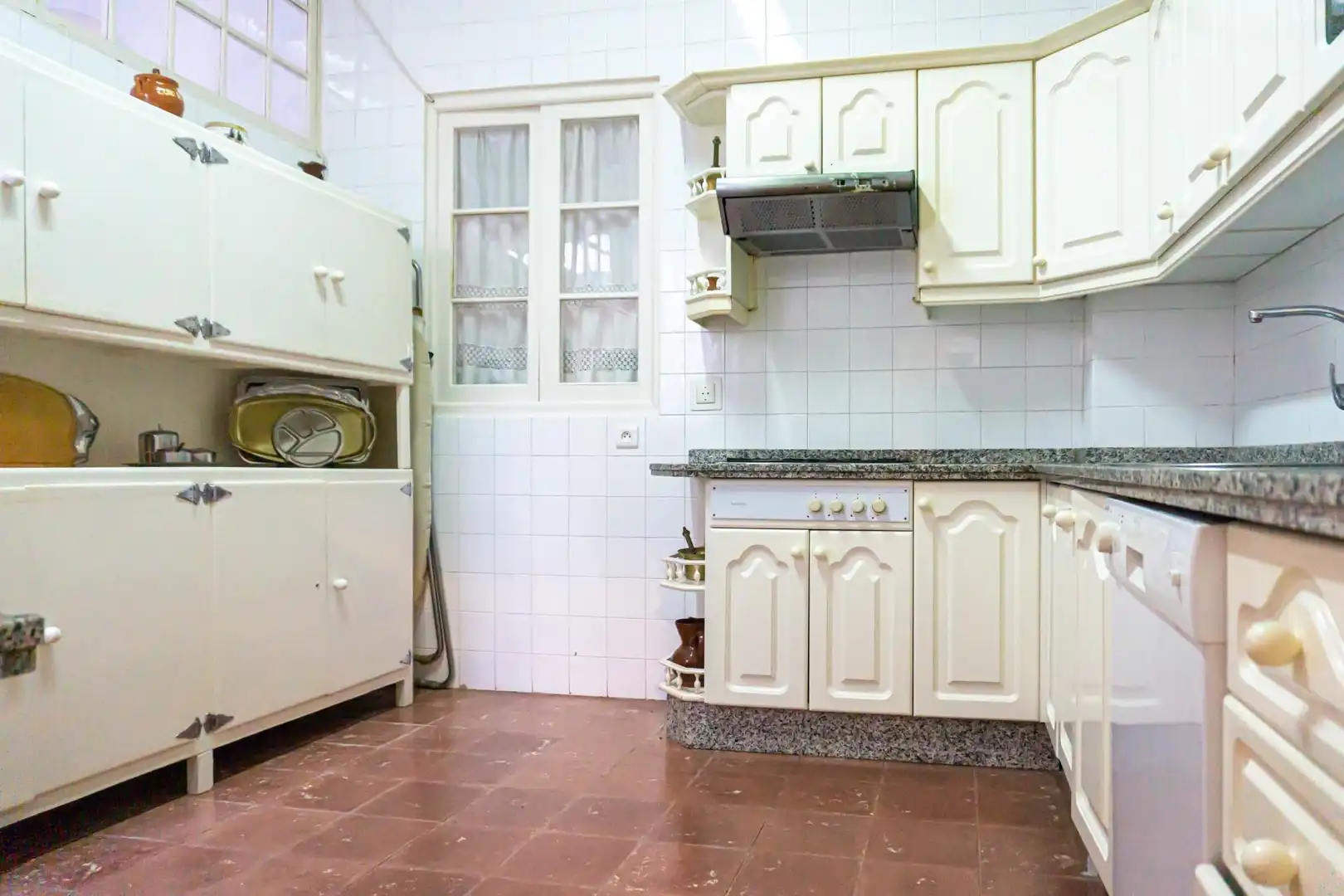 Cuina de Casa o xalet en venda en Montellano amb Aire condicionat, Jardí privat i Terrassa