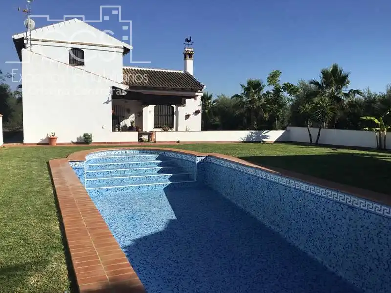 Casa rústica amb piscina en venda a Pilas, imagen 8