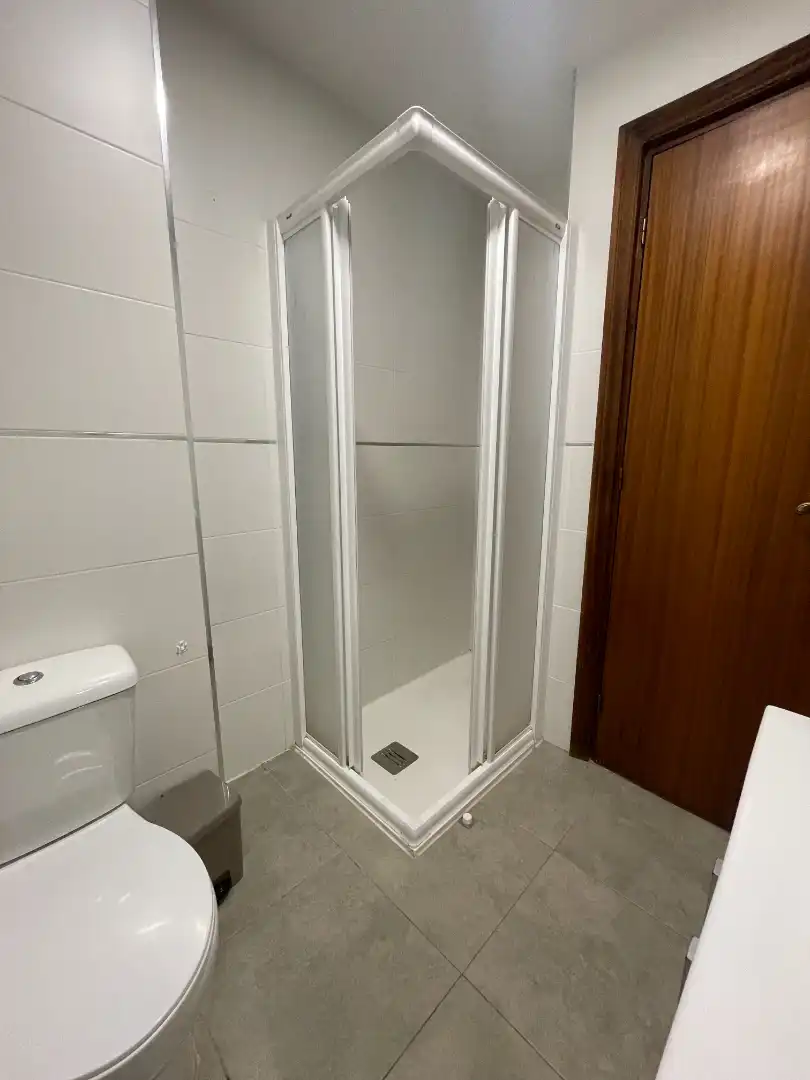 Baño de Piso de alquiler en Badajoz con Aire acondicionado, Calefacción y Amueblado