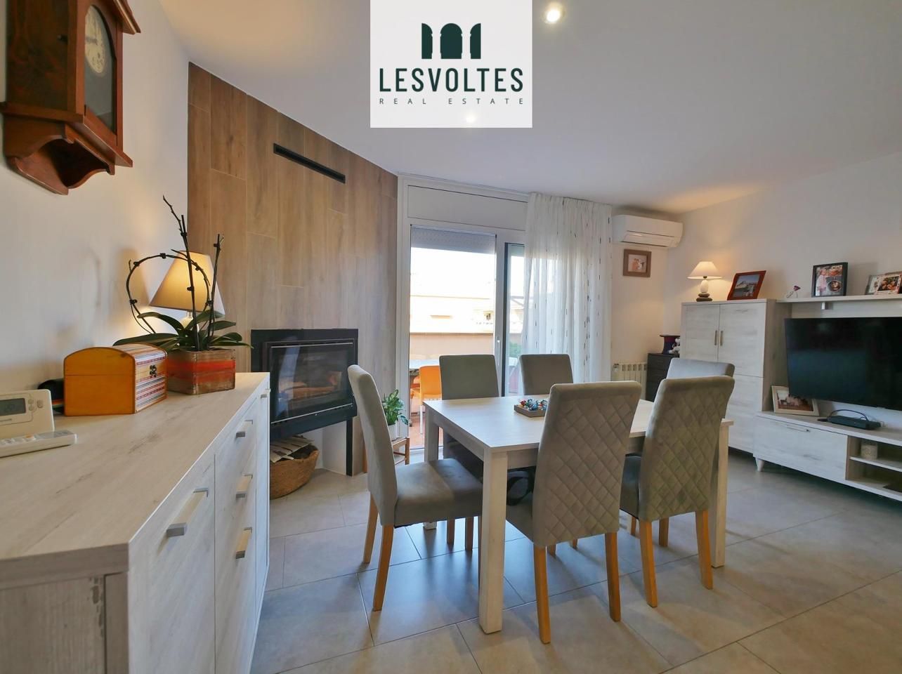 Living room of Flat for sale in Palafrugell  with Air Conditioner, Heating and Parquet flooring