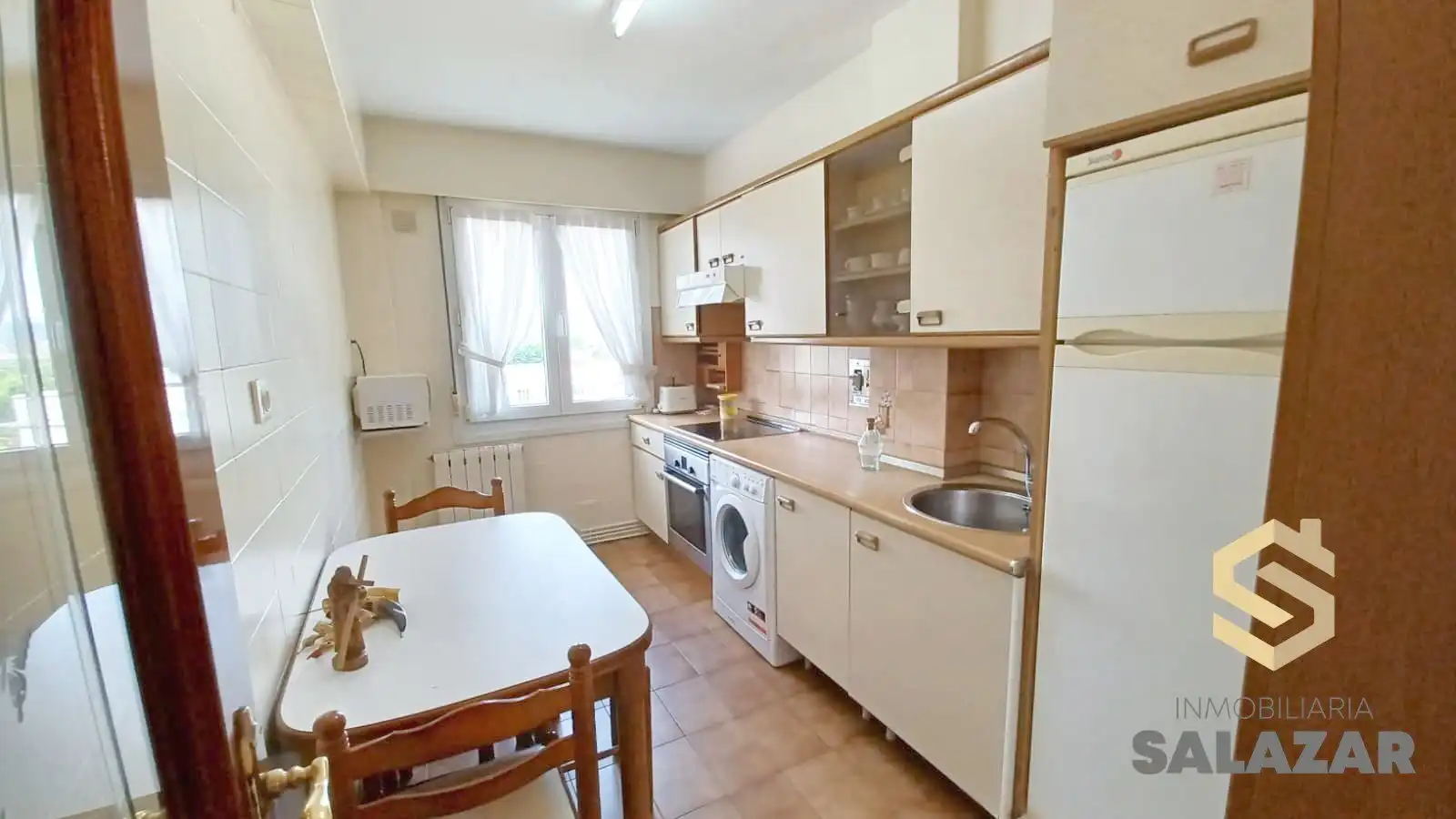 Cocina de Piso de alquiler en Bilbao  con Calefacción y Balcón