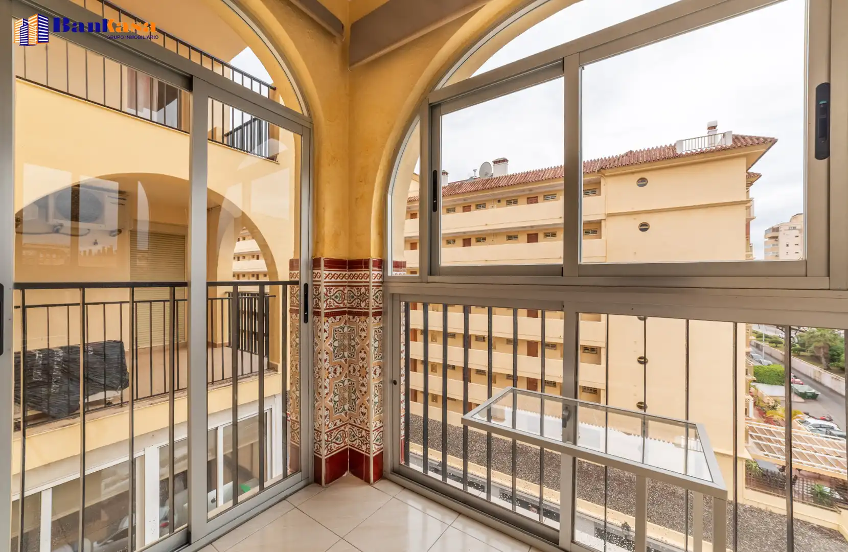 Terraza de Piso en venta en Fuengirola con Trastero y Piscina comunitaria