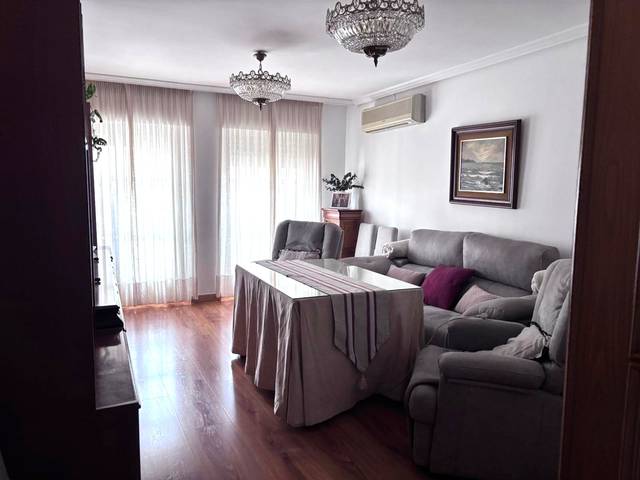 Piso en Venta en Avenida Ricardo Carapeto Zambrano en San Roque - Ronda Norte