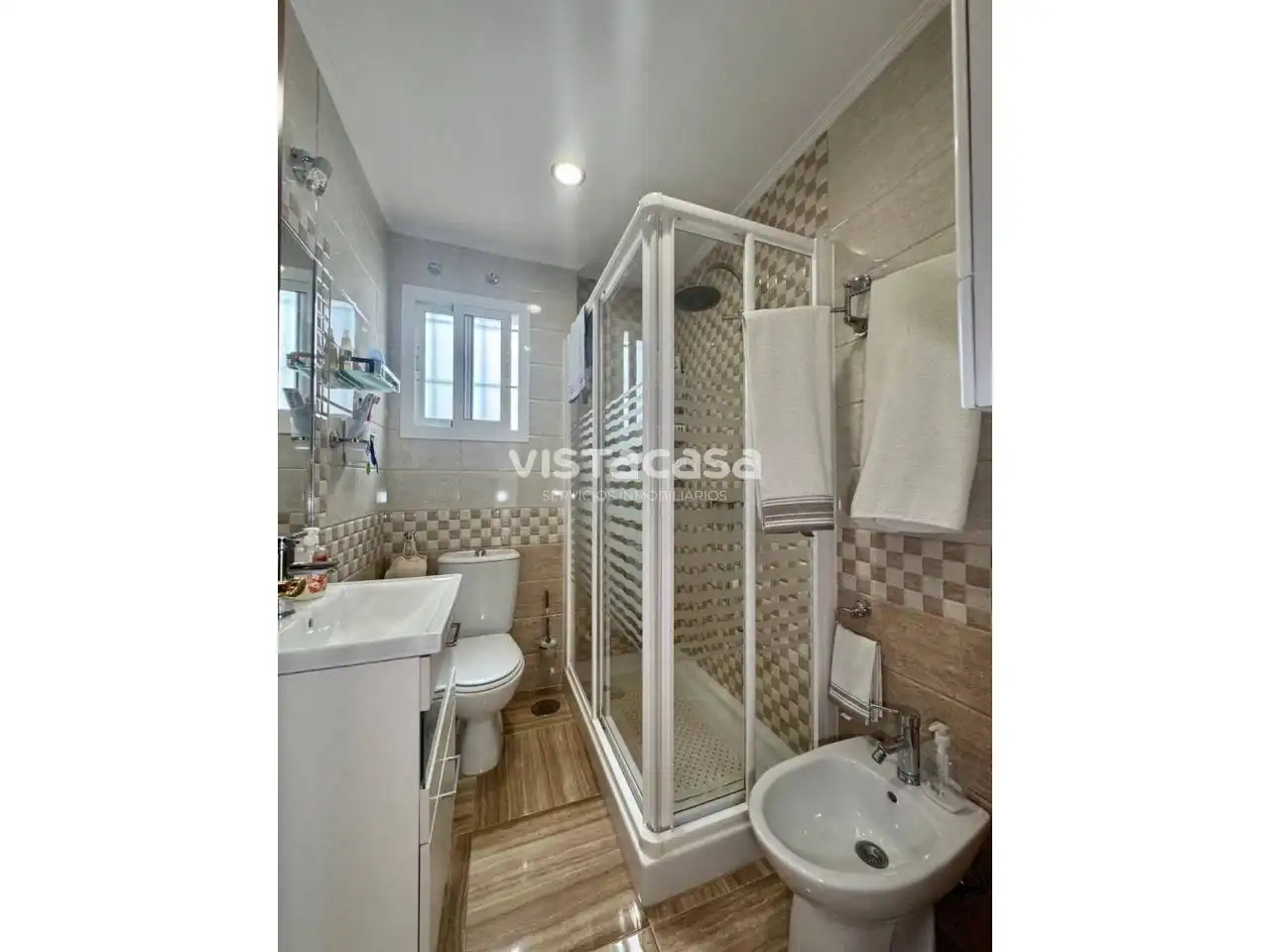 Bathroom of Houses for sale in Sevilla  with Air Conditioner, Heating and Terrace