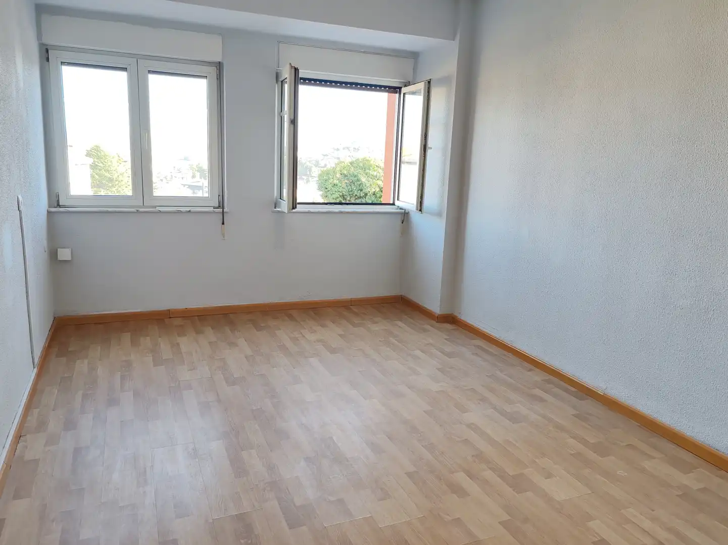 Bedroom of Flat for rent in Avilés  with Terrace and Furnished
