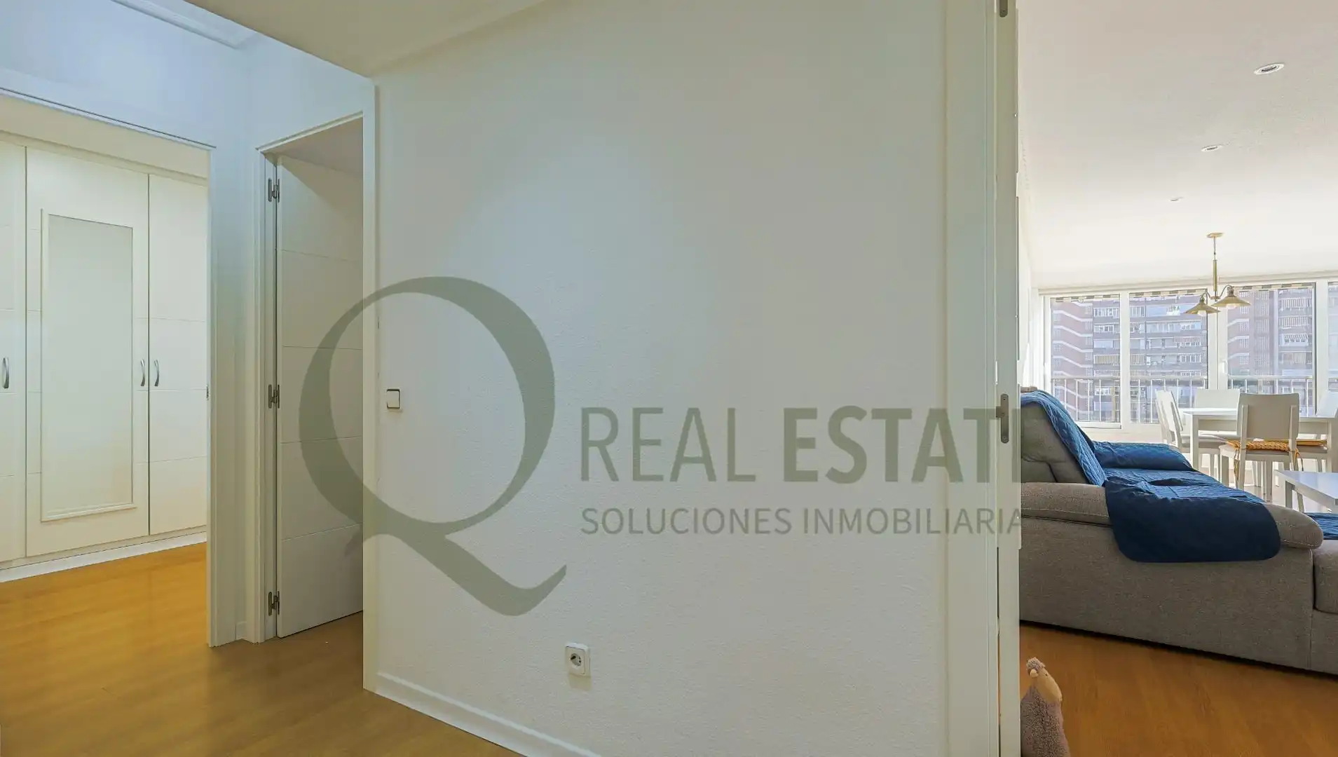 Wohnung zum Verkauf in Alicante / Alacant mit Heizung, Privatgarten und Terrasse