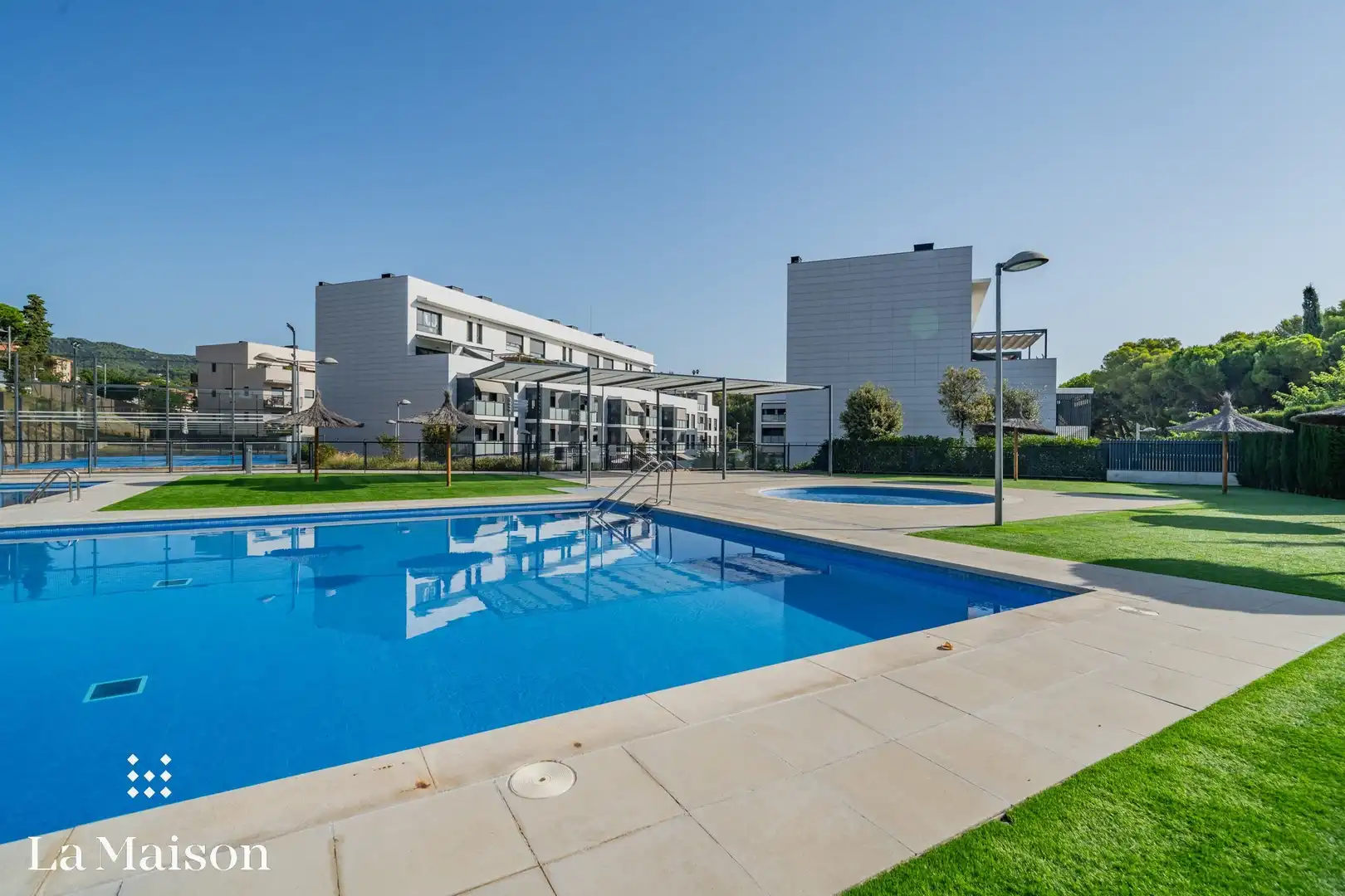 Schwimmbecken von Wohnung zum Verkauf in Sant Andreu de Llavaneres mit Heizung, Abstellraum und Balkon