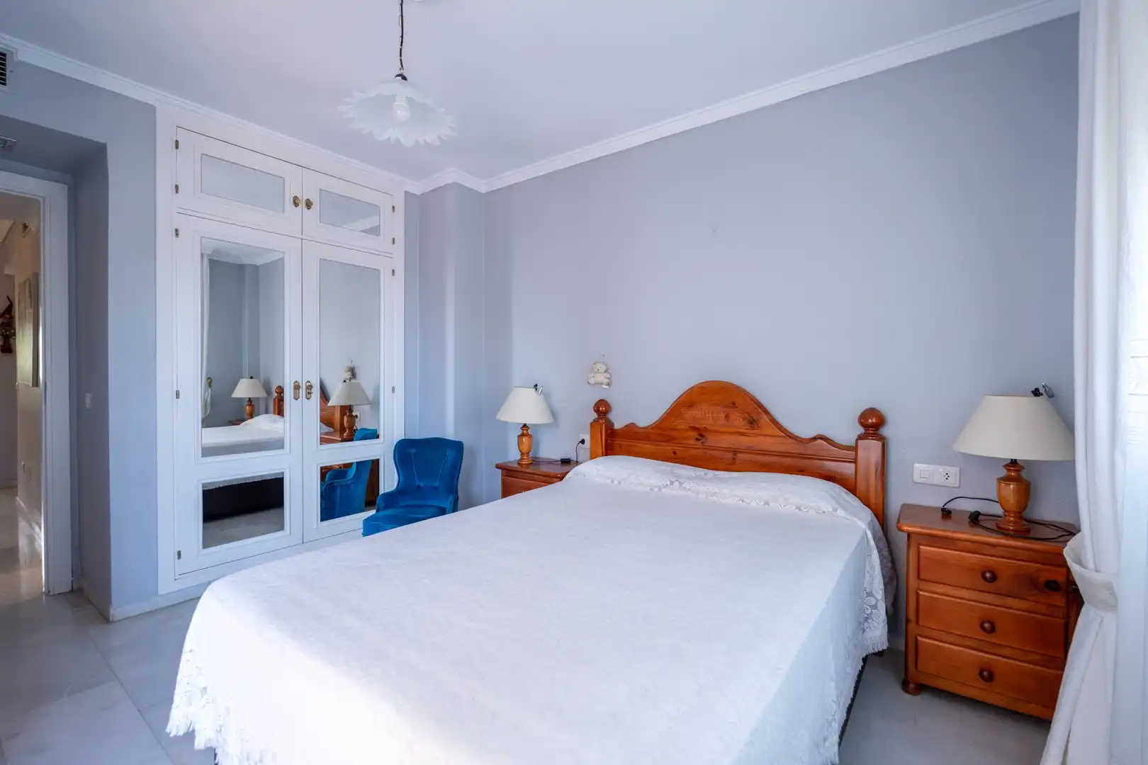 Dormitori de Casa adosada en venda en Marbella amb Aire condicionat, Jardí privat i Terrassa