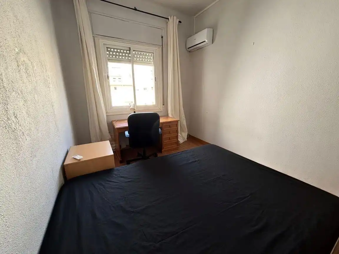 Bedroom of Flat for rent in Madrid