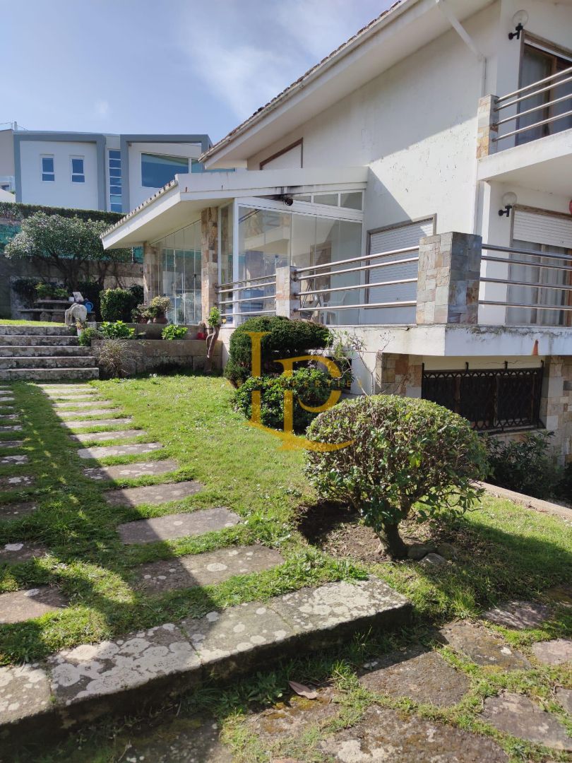 Jardí de Casa o xalet en venda en Vigo  amb Aire condicionat, Calefacció i Jardí privat