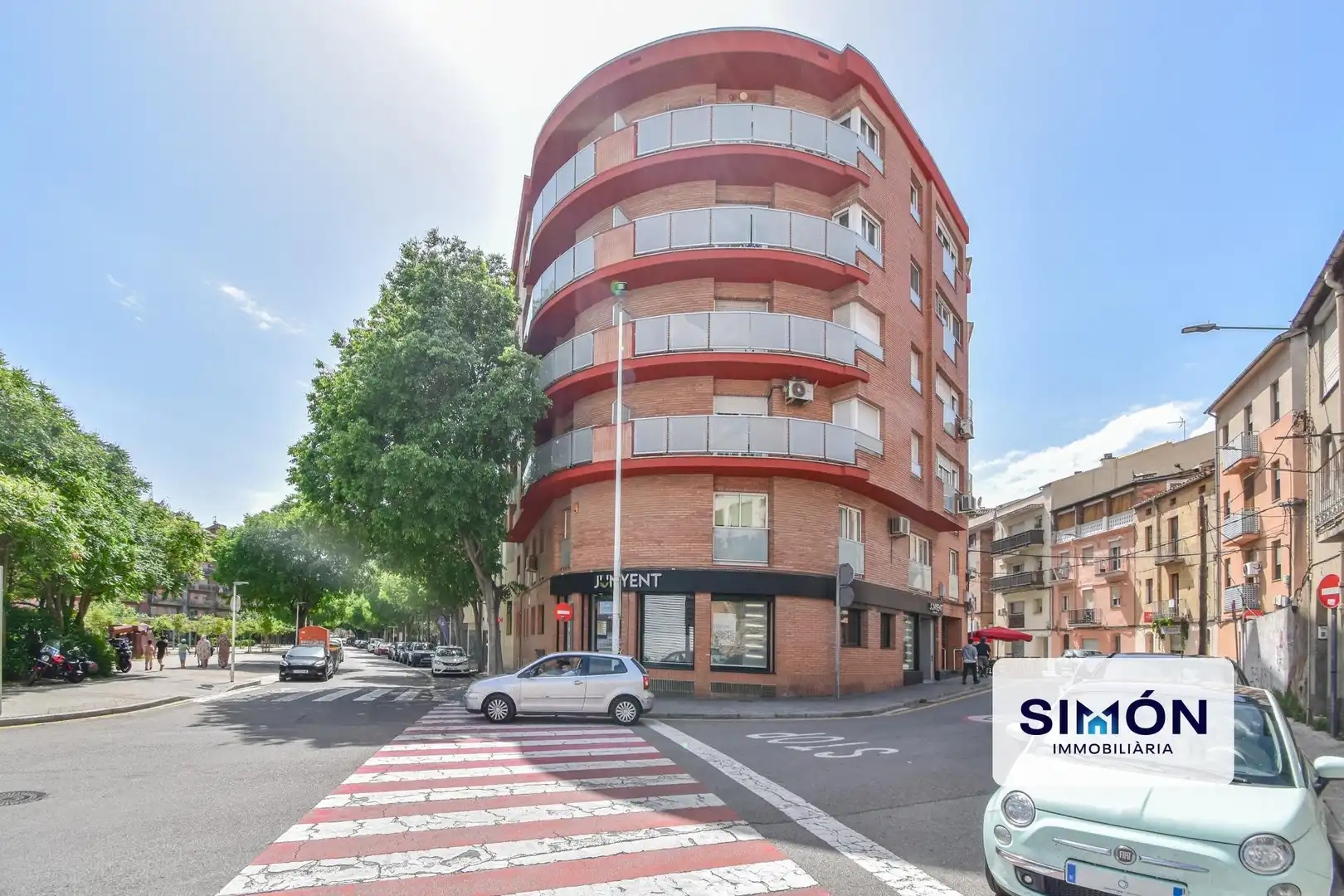 Außenansicht von Residential zum Verkauf in Manresa