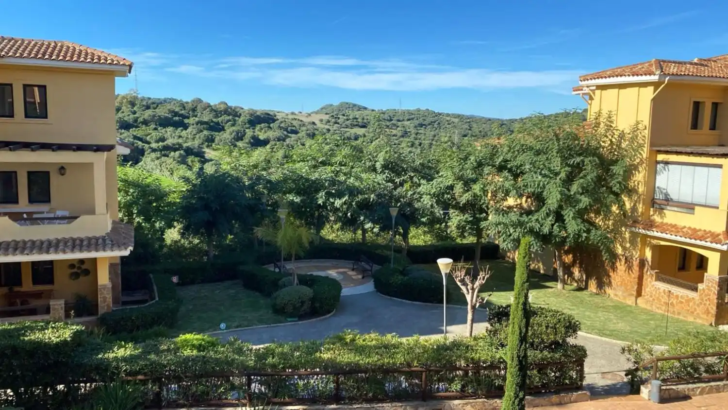 Jardí de Apartament de lloguer en Sotogrande amb Aire condicionat, Calefacció i Terrassa
