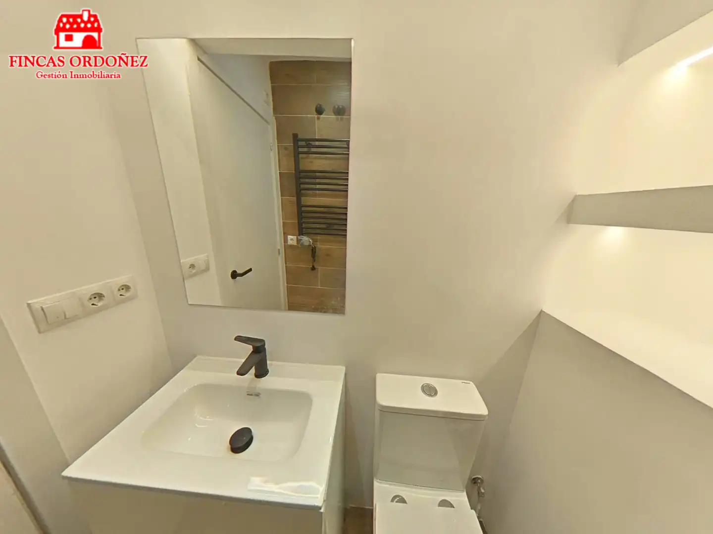 Bathroom of Flat for sale in Sant Andreu de la Barca