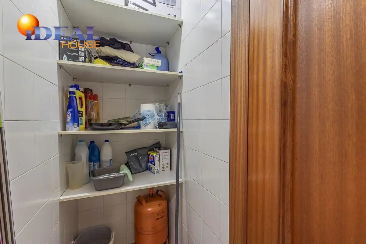 Bany de Pis en venda en Motril amb Aire condicionat