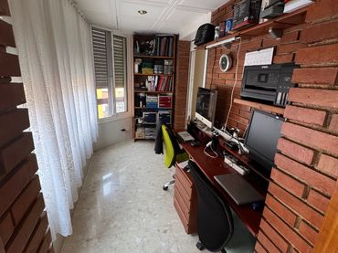 Flat with balcony for sale in Carrer Miralbosc