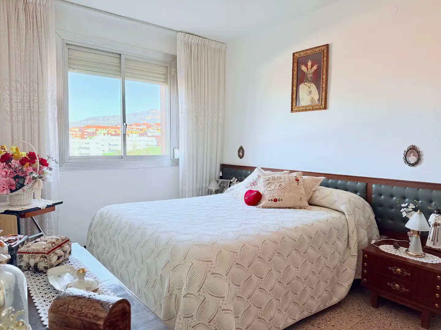 Habitación de Piso en venta en Sant Feliu de Llobregat con Amueblado, Horno y Balcón