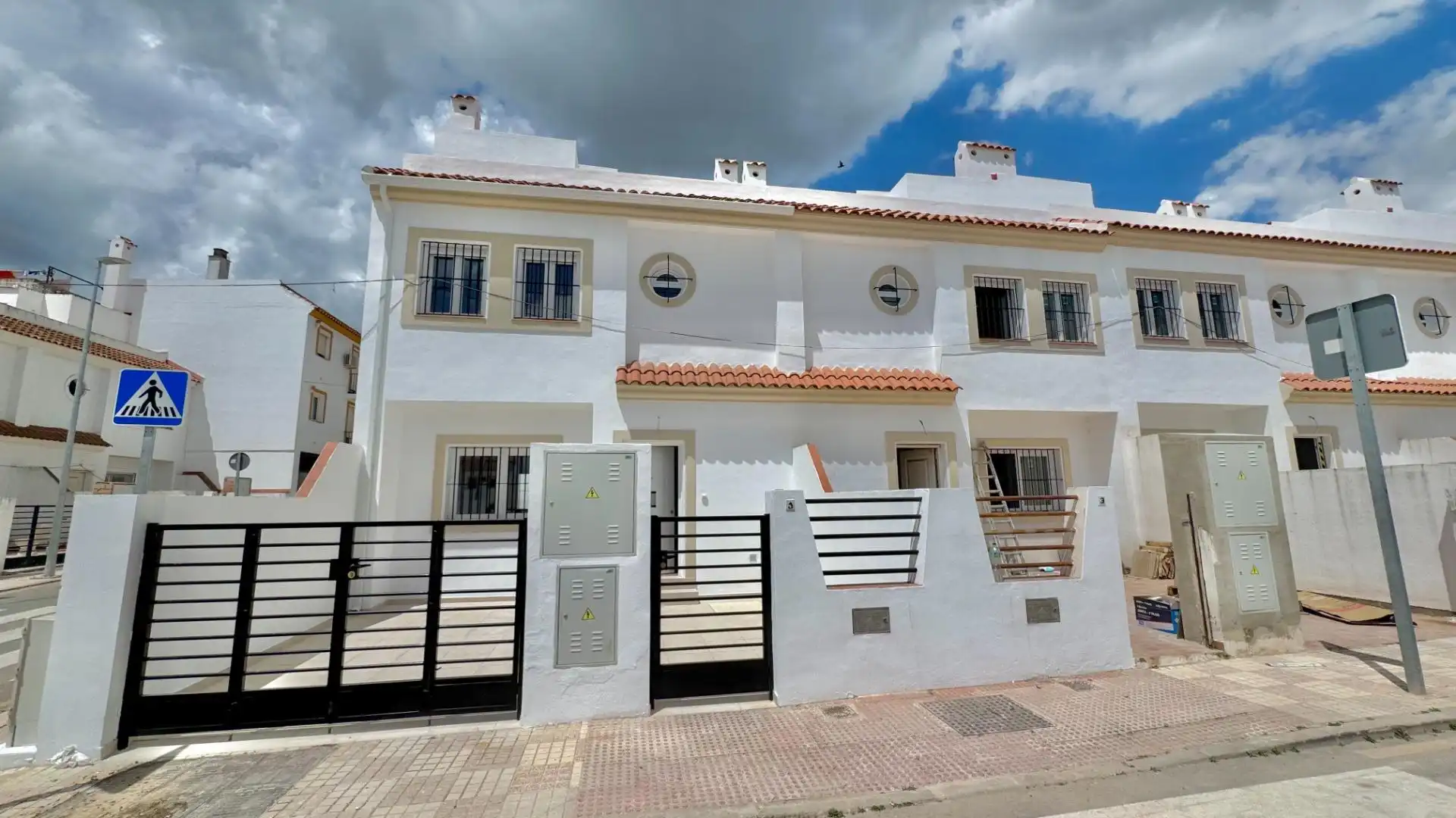 Vista exterior de Casa adosada en venta en Campillos con Jardín privado y Terraza