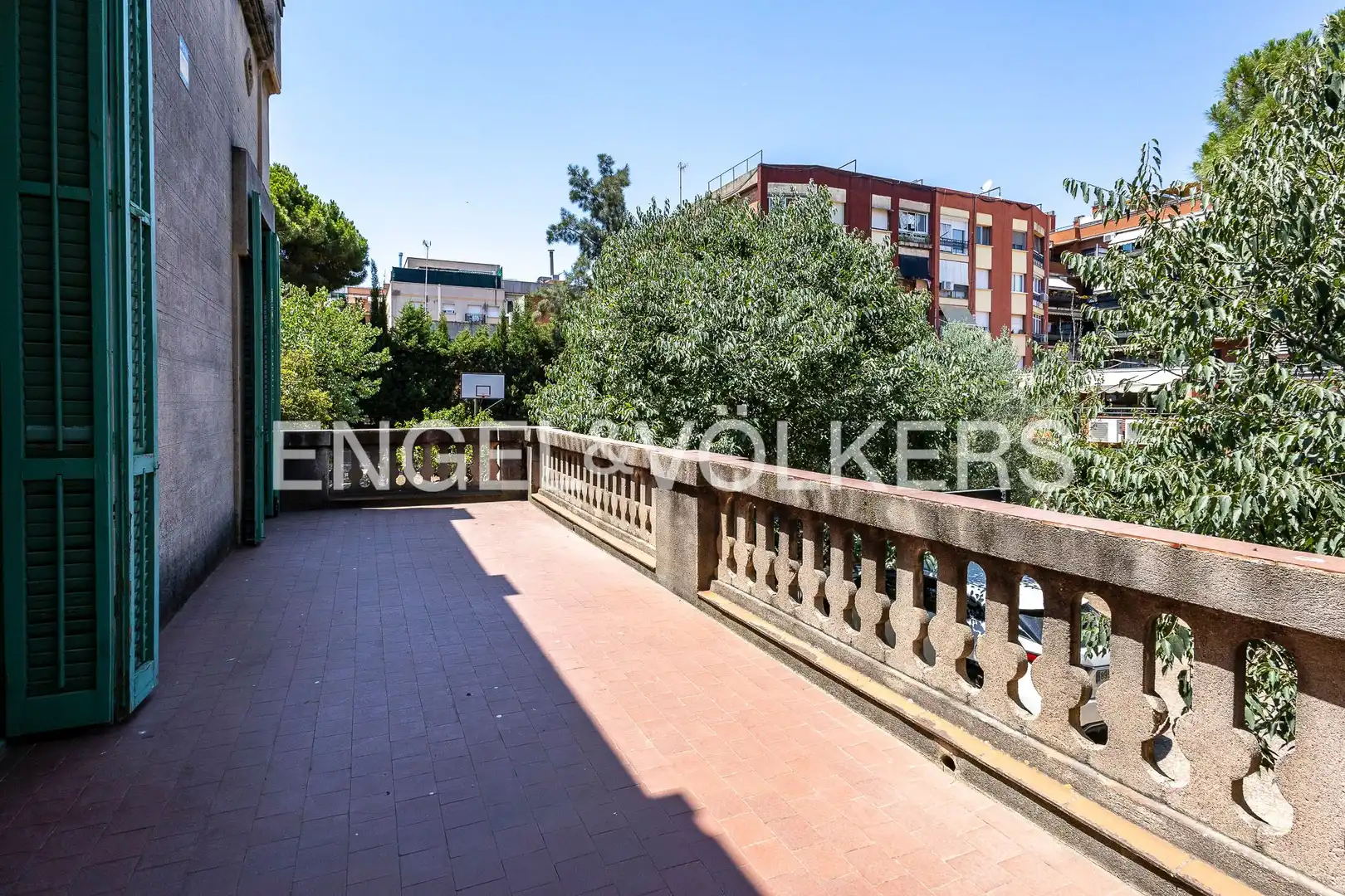 Terraza de Casa o chalet en venta en Sant Boi de Llobregat con Aire acondicionado, Calefacción y Jardín privado