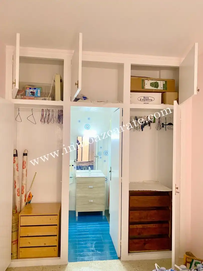Dormitori de Apartament en venda en Barcelona amb Terrassa i Balcó