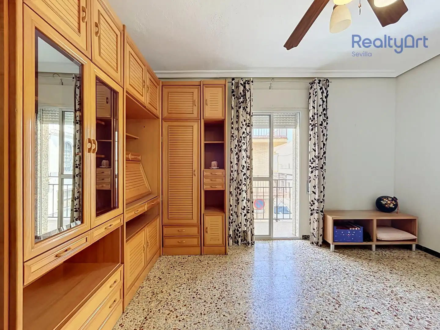 Sala d'estar de Casa o xalet en venda en Sevilla amb Aire condicionat, Terrassa i Balcó