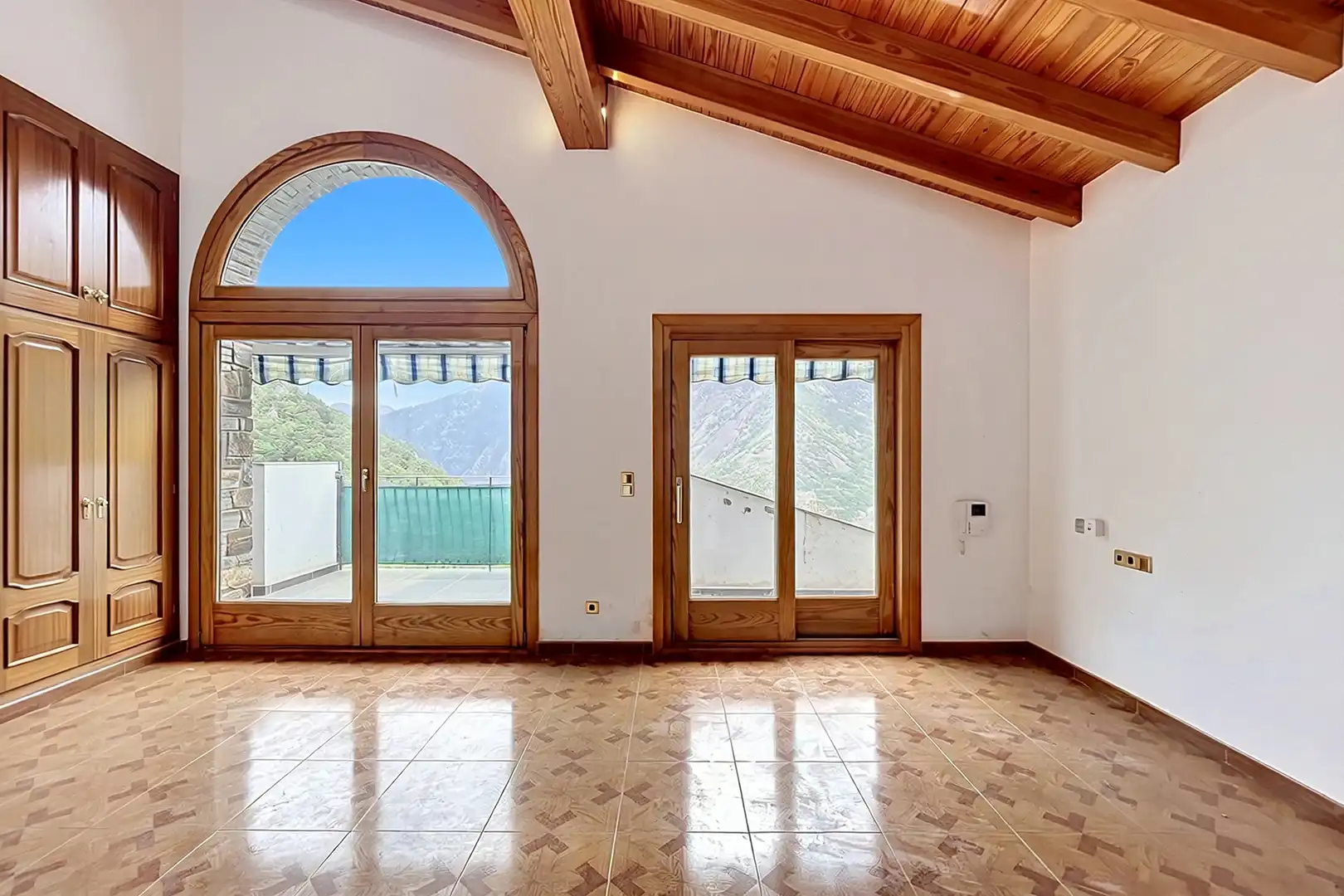 Haus oder Chalet zur Miete in Escaldes – Engordany mit Heizung, Privatgarten und Parkett