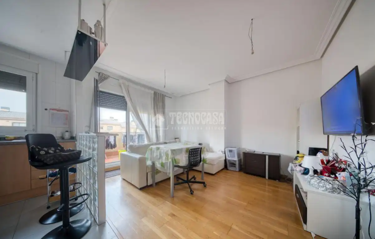 Habitación de Piso en venta en Arroyo de la Encomienda con Terraza, Trastero y Piscina comunitaria