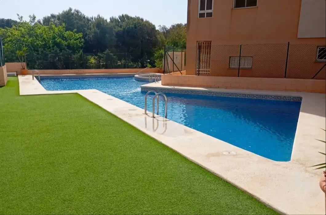 Piscina de Apartamento en venta en La Manga del Mar Menor con Terraza, Piscina y Amueblado