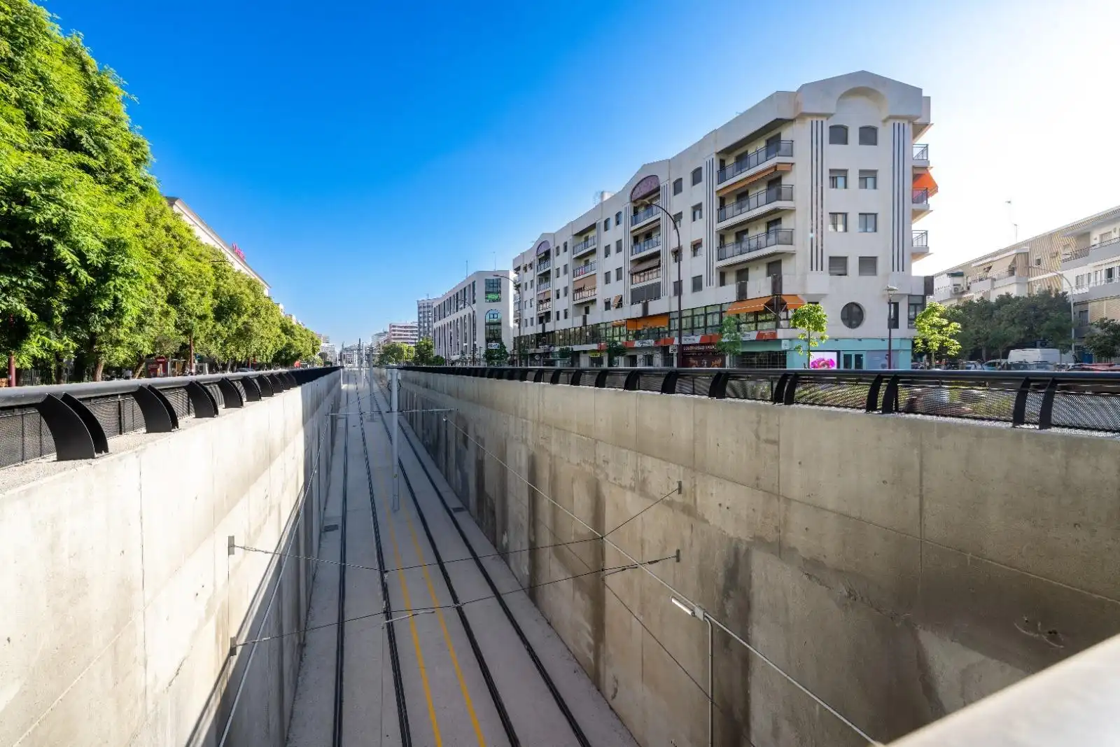 Exterior view of Flat for sale in Sevilla  with Air Conditioner, Heating and Terrace