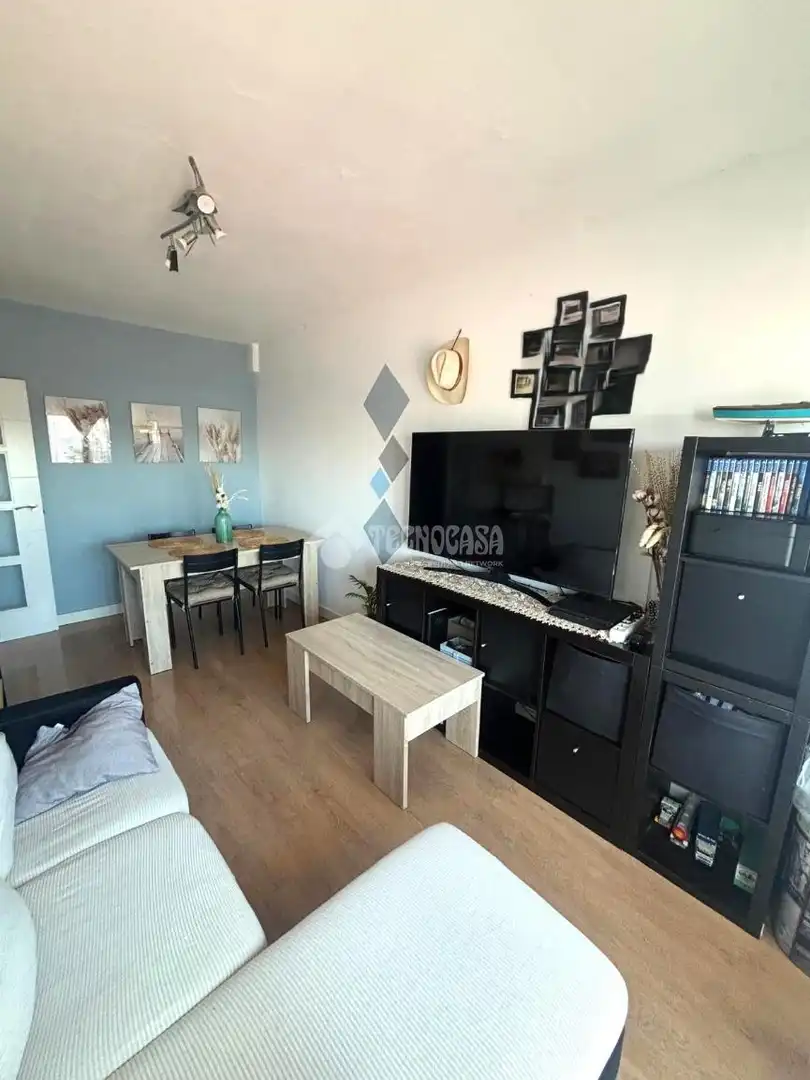 Living room of Flat for sale in Parla  with Air Conditioner, Terrace and Furnished