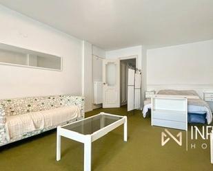 Dormitori de Apartament de lloguer en Bilbao  amb Terrassa