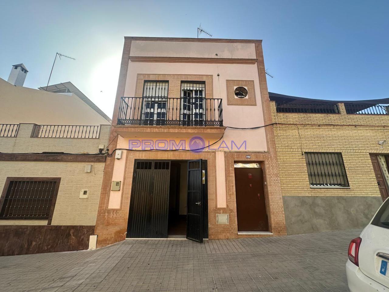 Exterior view of House or chalet for sale in Coria del Río  with Terrace