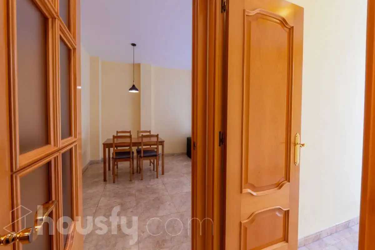 Wohnung zum Verkauf in Vilanova i la Geltrú mit Klimaanlage, Heizung und Balkon