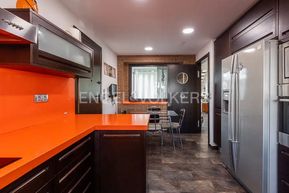 Kitchen of Houses for rent in Paterna  with Air Conditioner, Heating and Private garden