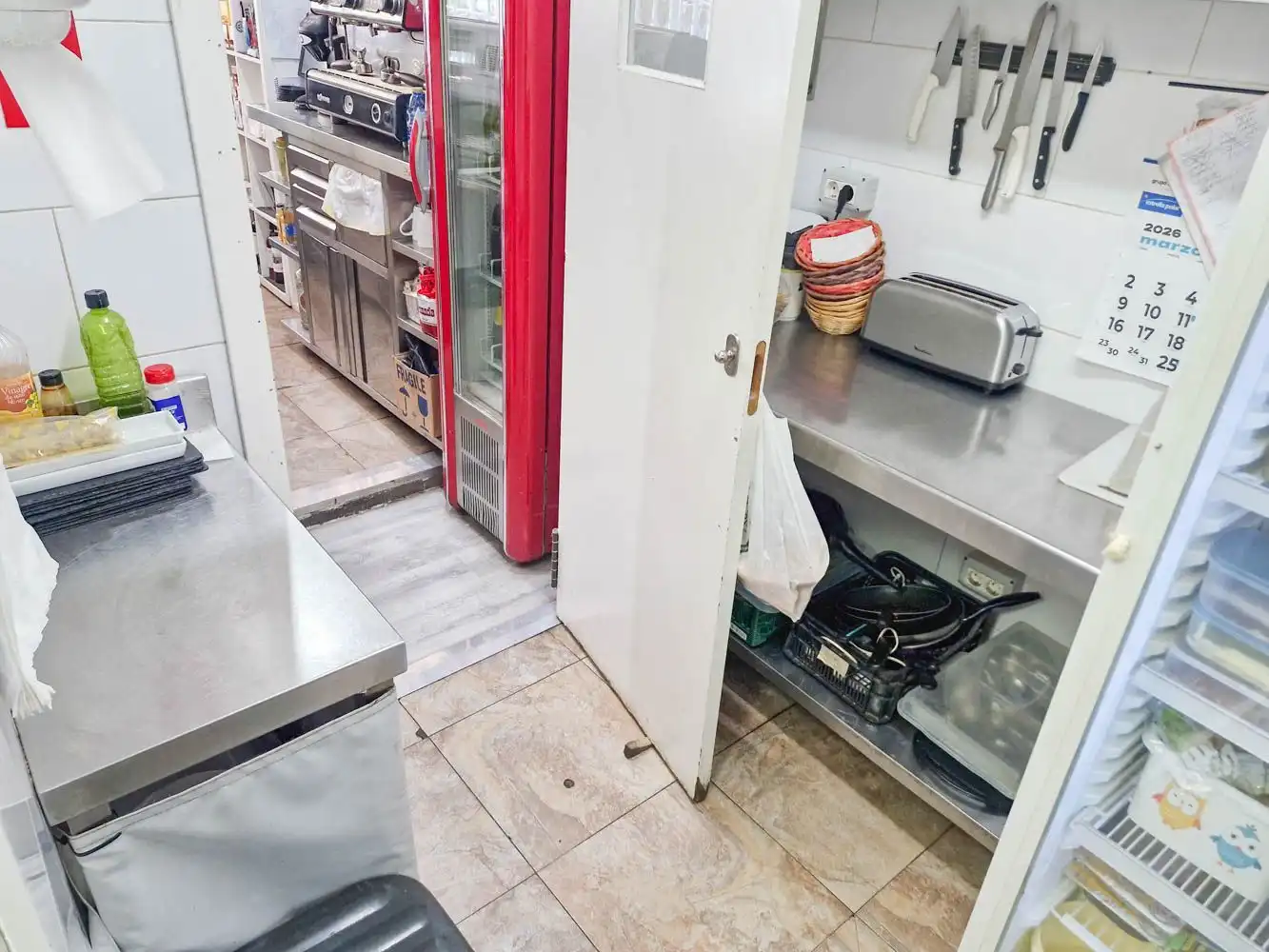 Cocina de Local de alquiler en Zaragoza con Aire acondicionado y Amueblado