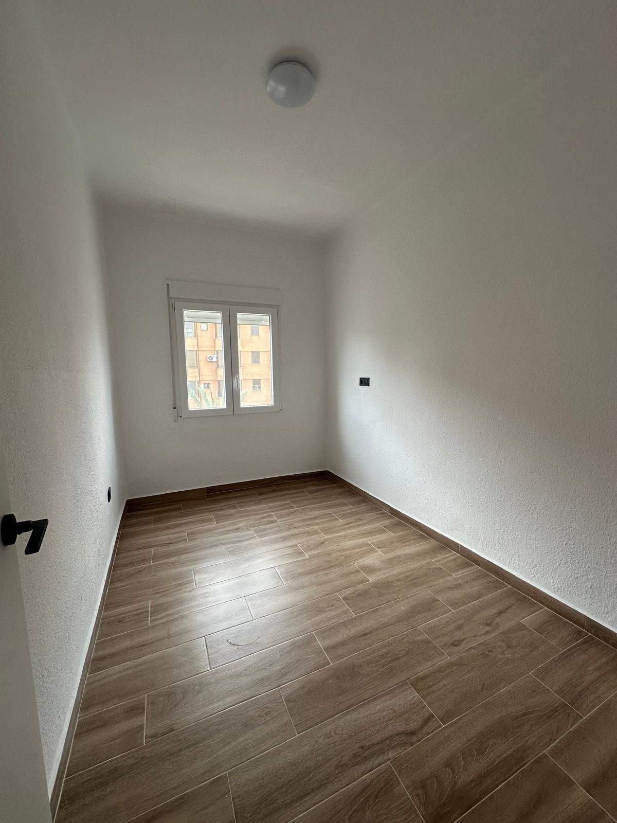 Bedroom of Flat for sale in  Valencia Capital