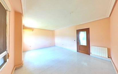 Living room of Flat for sale in Plasencia  with Air Conditioner and Terrace