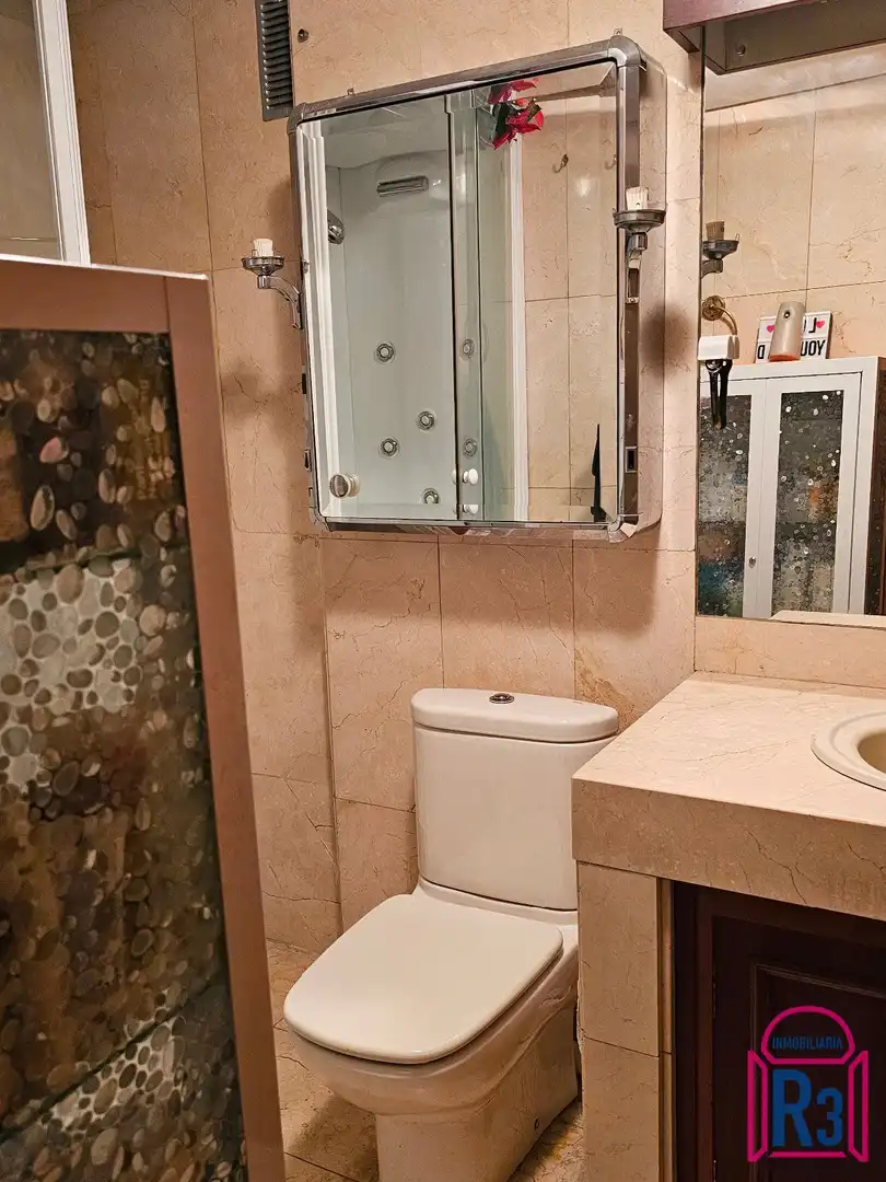 Badezimmer von Wohnung zum Verkauf in León Capital  mit Heizung, Terrasse und Abstellraum