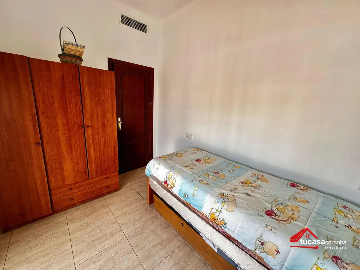 Dormitori de Casa o xalet en venda en Córdoba amb Aire condicionat, Jardí privat i Piscina
