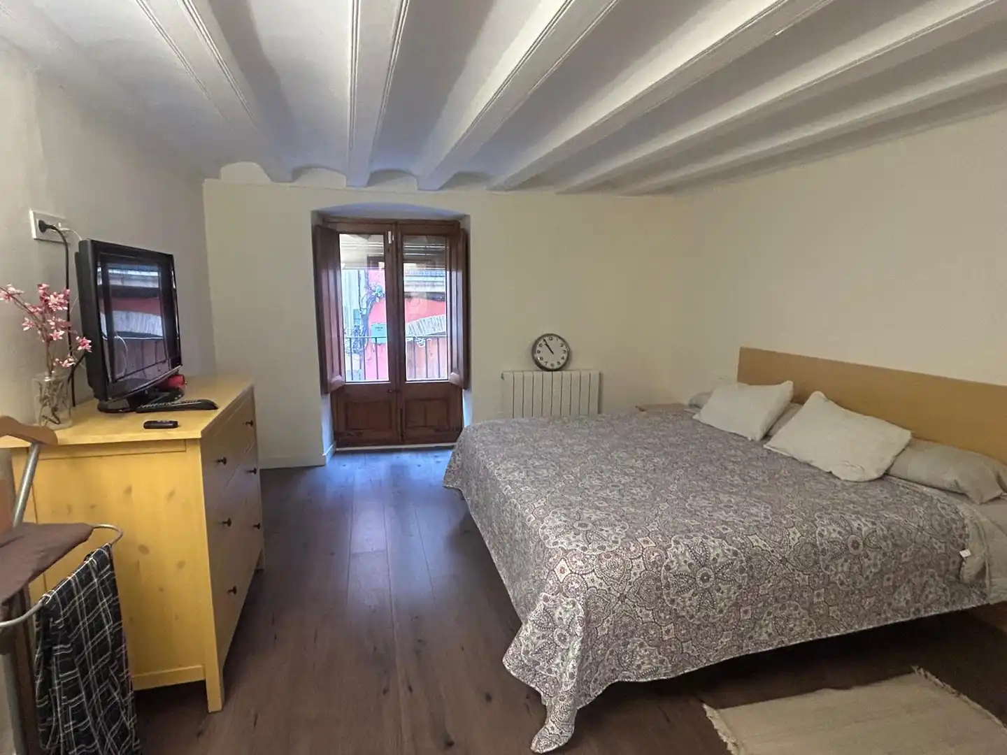 Habitación de Piso en venta en Vilanova i la Geltrú con Microondas y Balcón