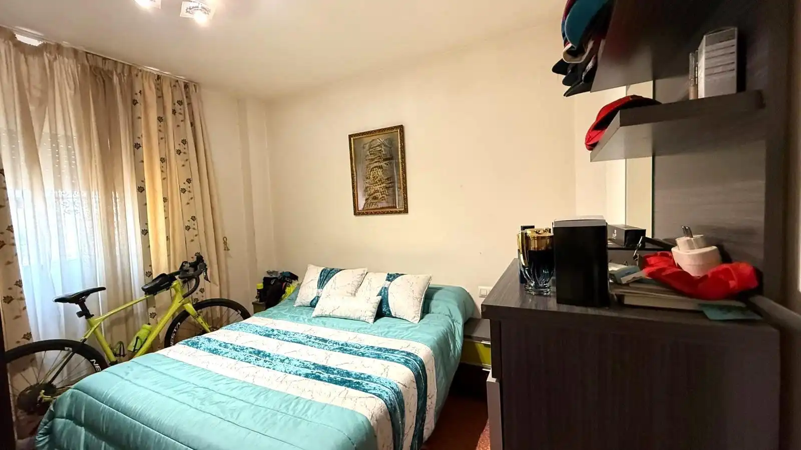 Bedroom of Apartments for sale in Sevilla