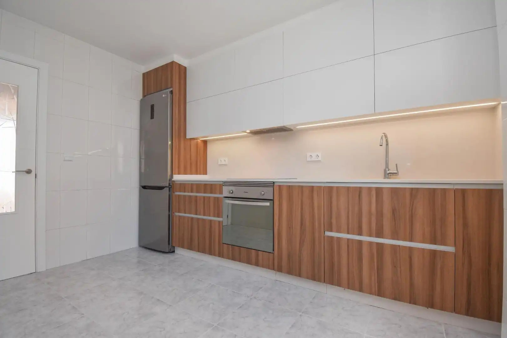 Cuina de Àtic de lloguer en Cambre  amb Calefacció, Parquet i Terrassa