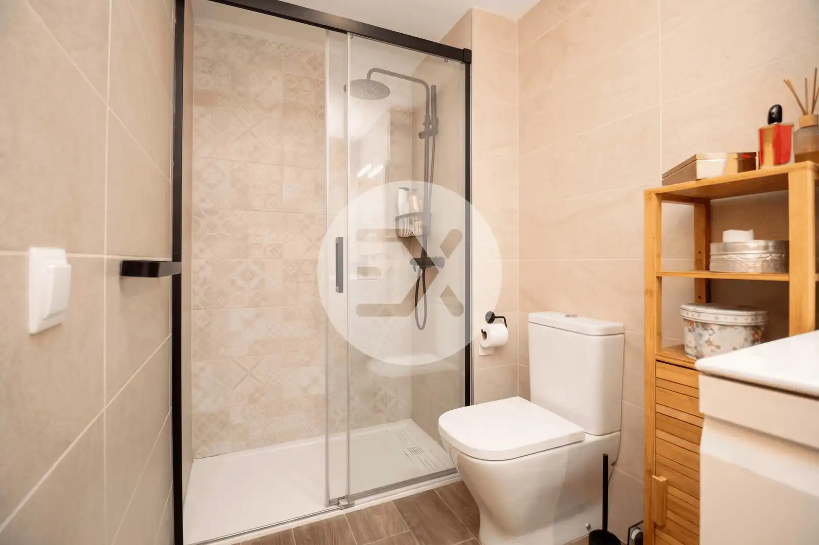 Bathroom of Flat for sale in Castelldefels  with Air Conditioner, Heating and Oven
