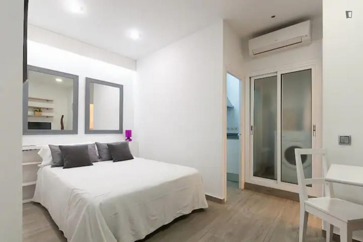 Study to rent in Sant Pere, Sta. Caterina i la Ribera