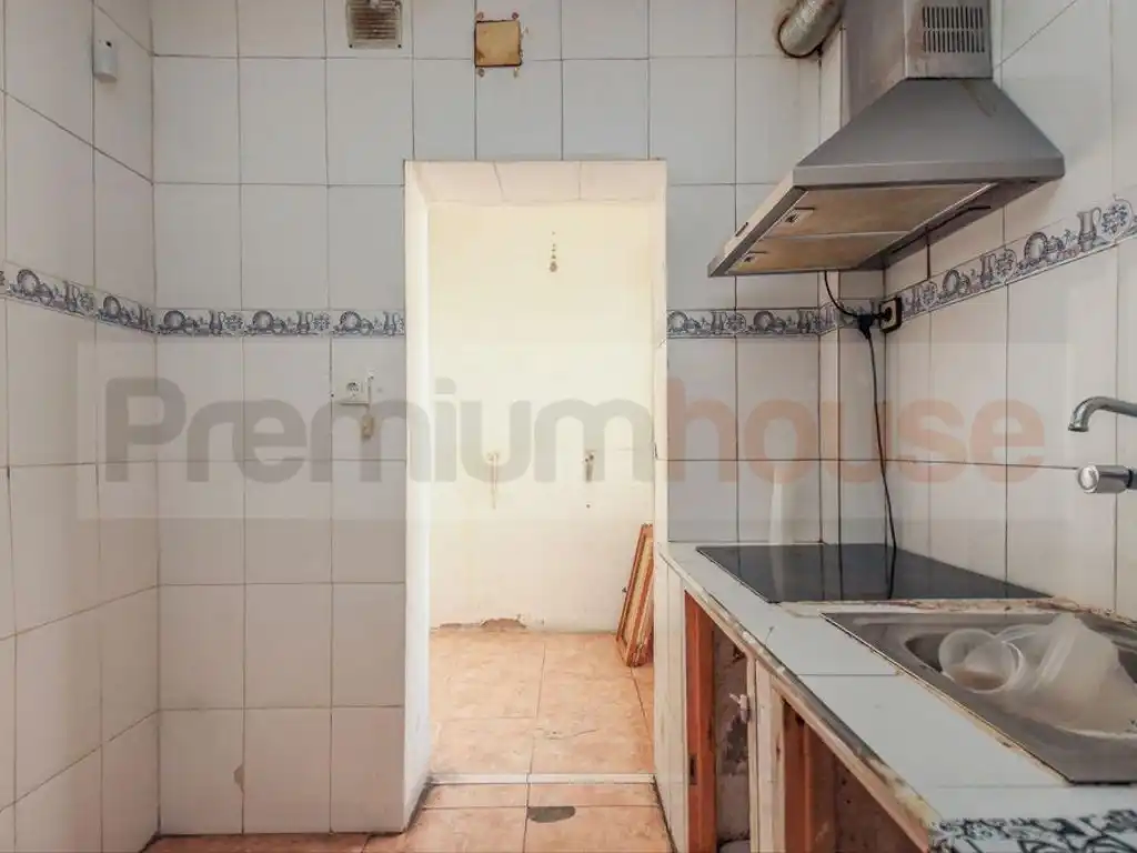 Flat for sale in Calle de Pi i Margall, Migjorn