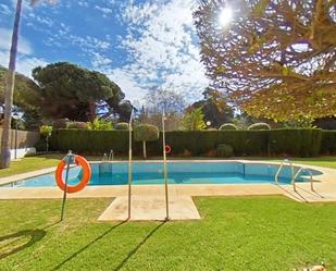 Swimming pool of Flat for sale in Marbella  with Air Conditioner, Heating and Private garden