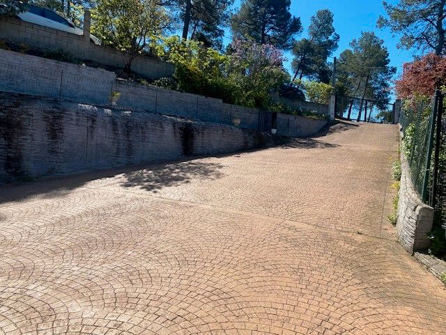 Vista exterior de Casa adosada en venda en Terrassa amb Aire condicionat, Traster i Piscina