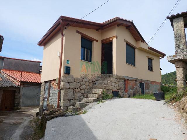 Casa-chalet en Venta en O Pereiro de Aguiar