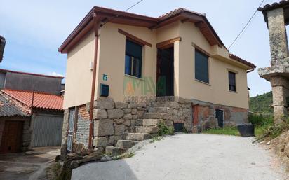 Vista exterior de Casa o xalet en venda en O Pereiro de Aguiar  amb Jardí privat