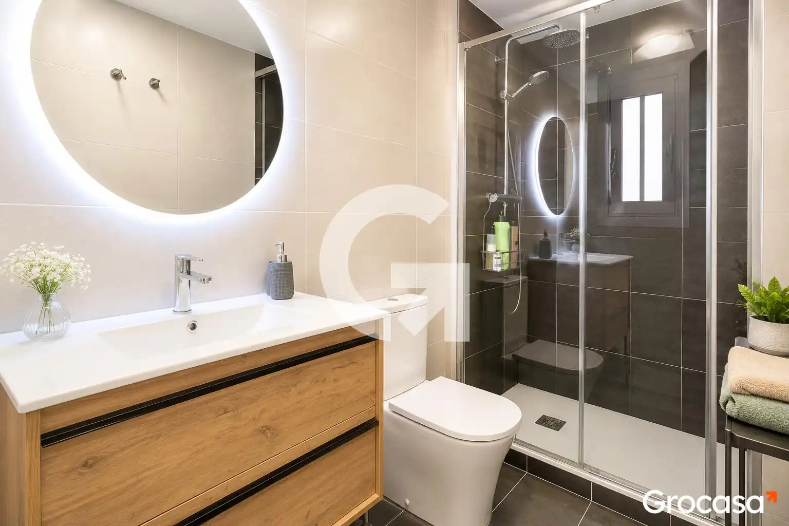 Badezimmer von Dachboden zum Verkauf in Vilanova i la Geltrú mit Klimaanlage, Heizung und Terrasse